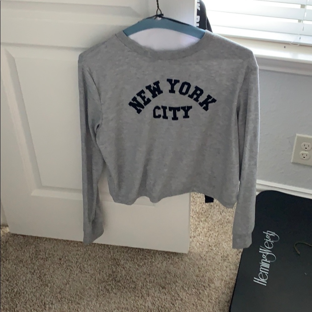 new york city cropped sweat shirt